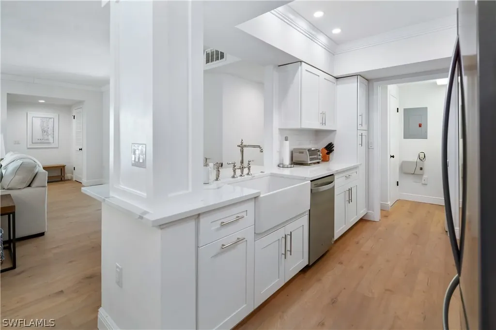 776 Willowbrook Drive Naples FL 34108