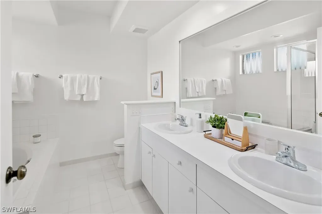784 Willowbrook Drive Naples FL 34108