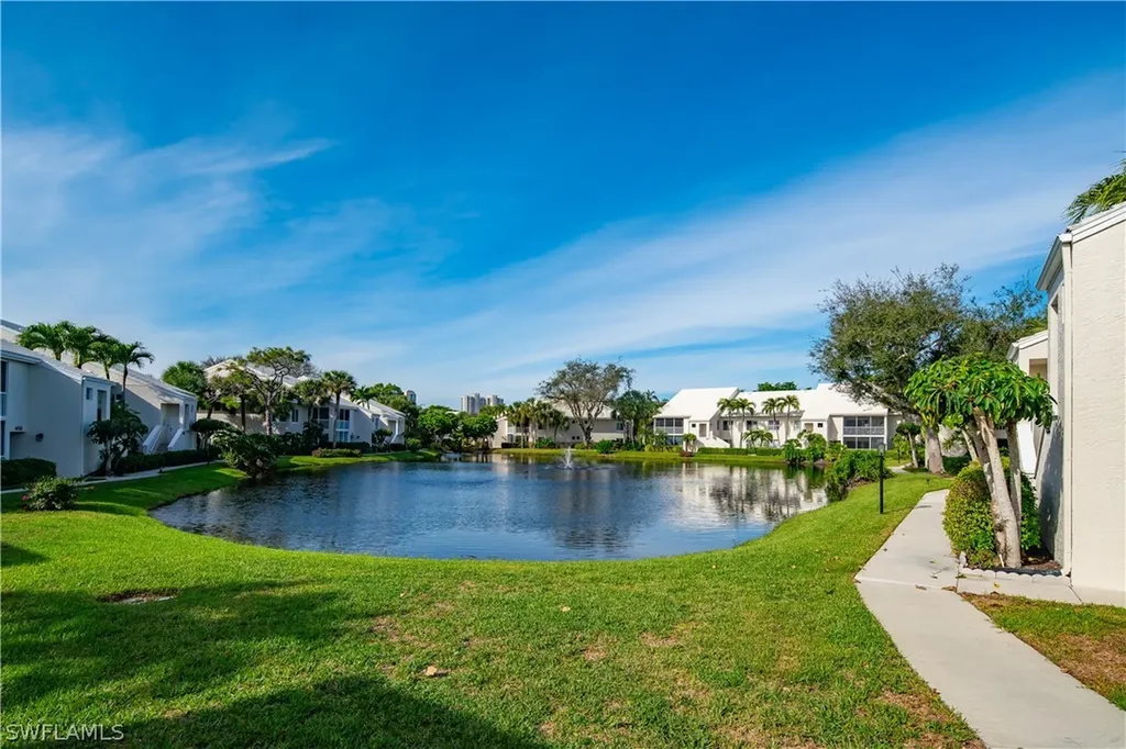 784 Willowbrook Drive Naples FL 34108
