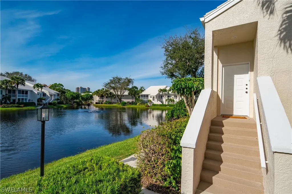 784 Willowbrook Drive Naples FL 34108
