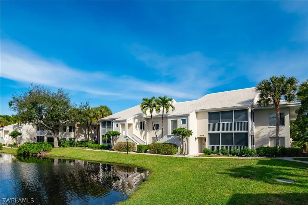 784 Willowbrook Drive Naples FL 34108