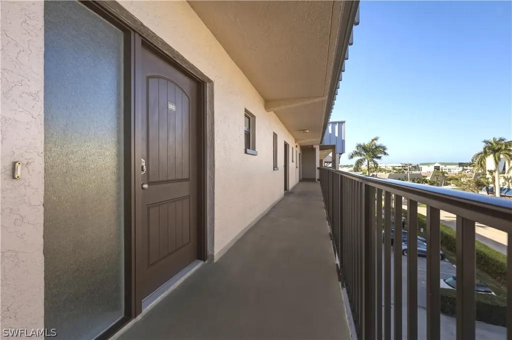 801 River Point Drive Naples FL 34102