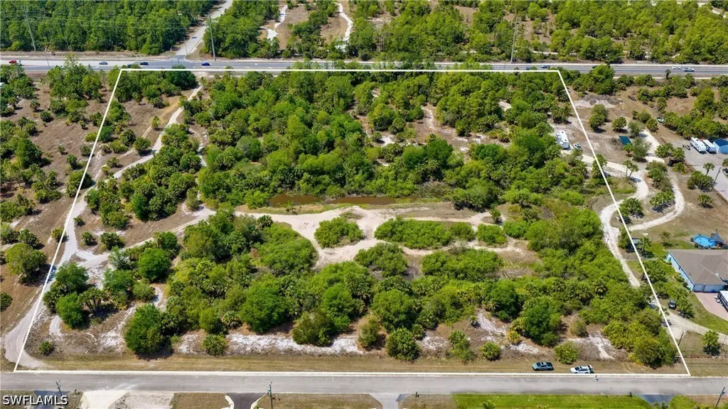 123 8th Street NE Naples FL 34120