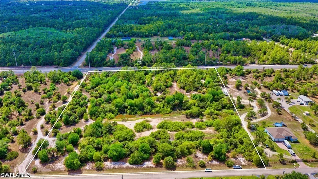 123 8th Street NE Naples FL 34120