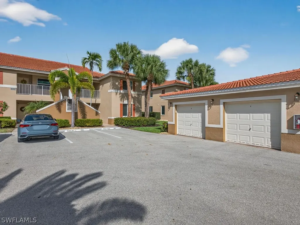 6890 Huntington Lakes Circle Naples FL 34119