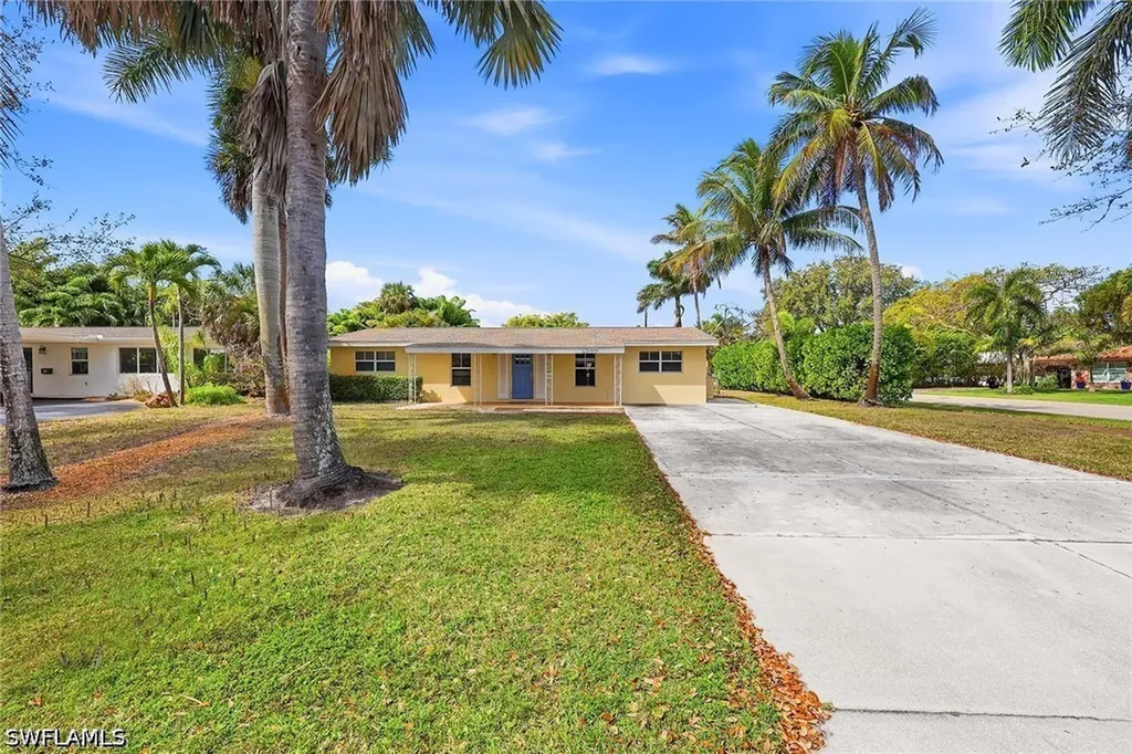 1377 11th Court N Naples FL 34102