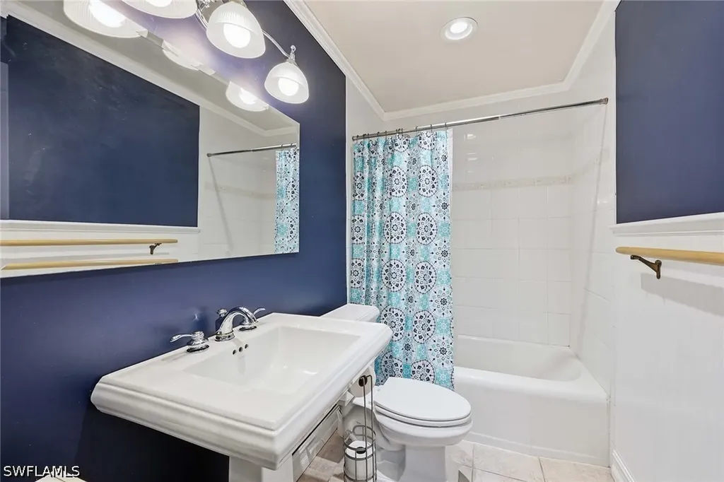 1377 11th Court N Naples FL 34102