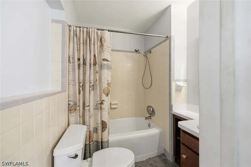 1377 11th Court N Naples FL 34102