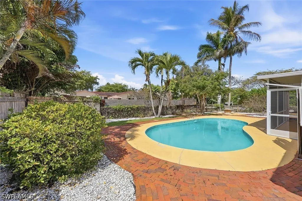 1377 11th Court N Naples FL 34102
