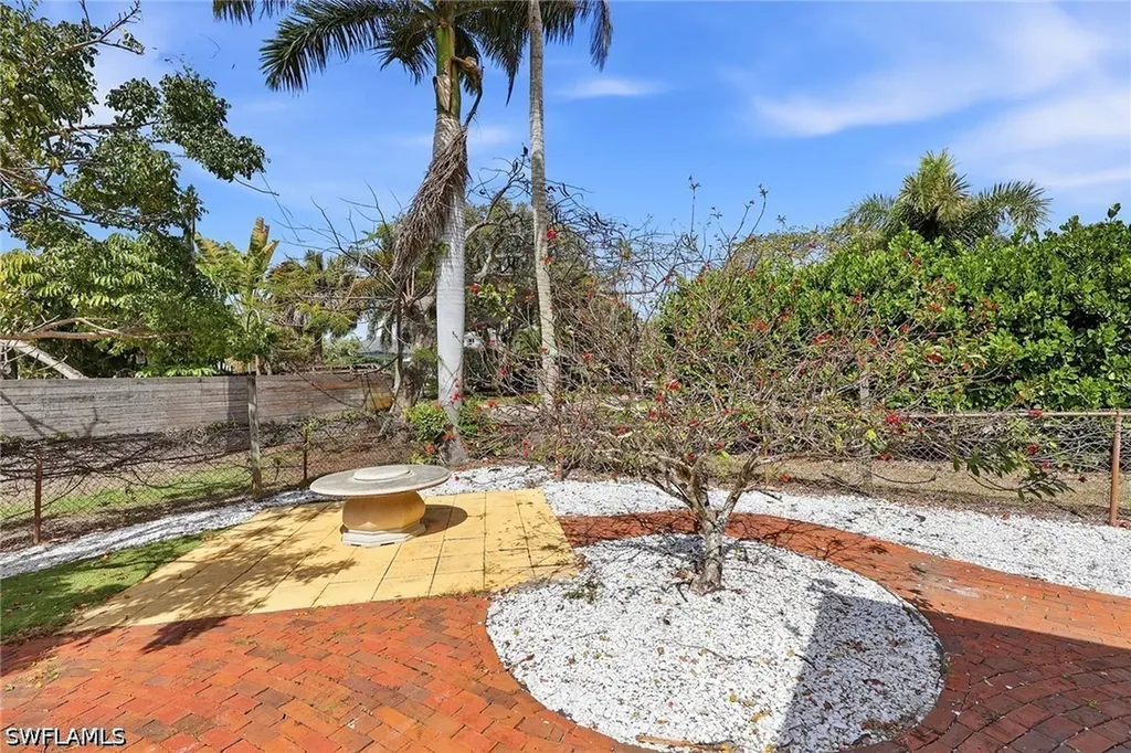 1377 11th Court N Naples FL 34102