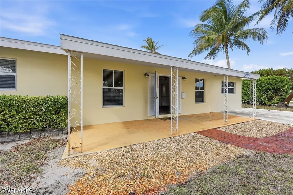 1377 11th Court N Naples FL 34102