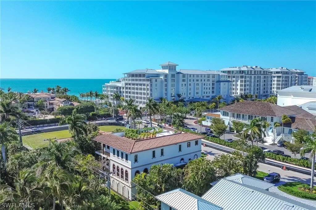 Naples FL, 200 S Golf Drive