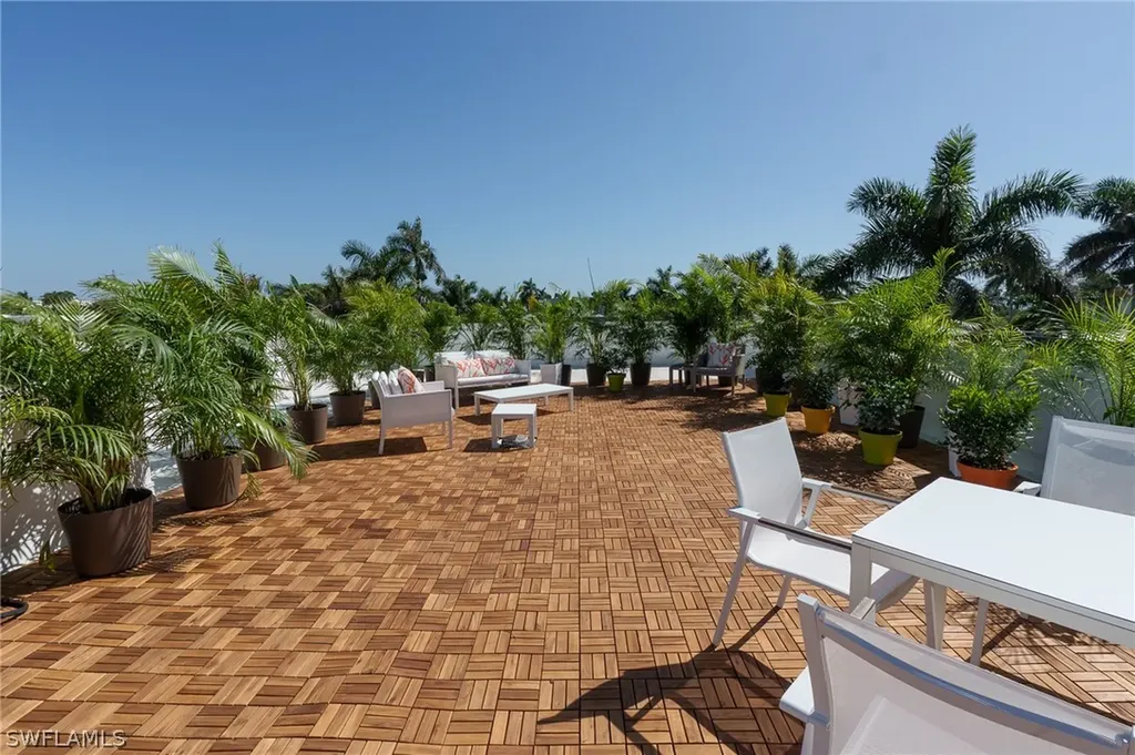 200 S Golf Drive Naples FL 34102