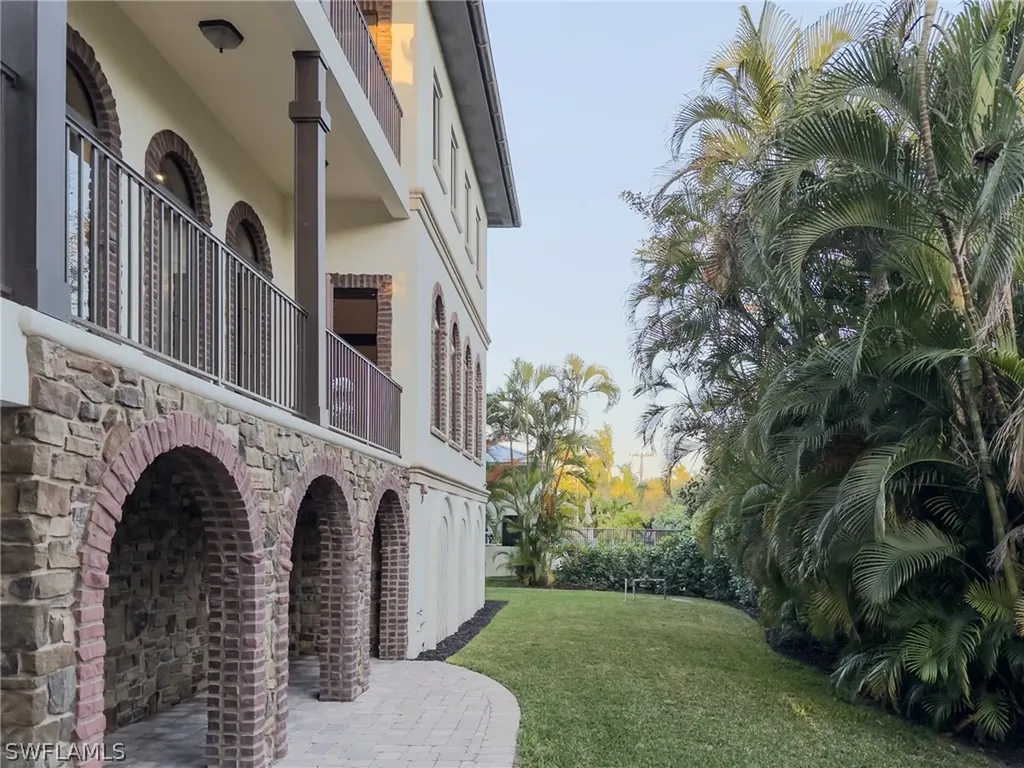 200 S Golf Drive Naples FL 34102