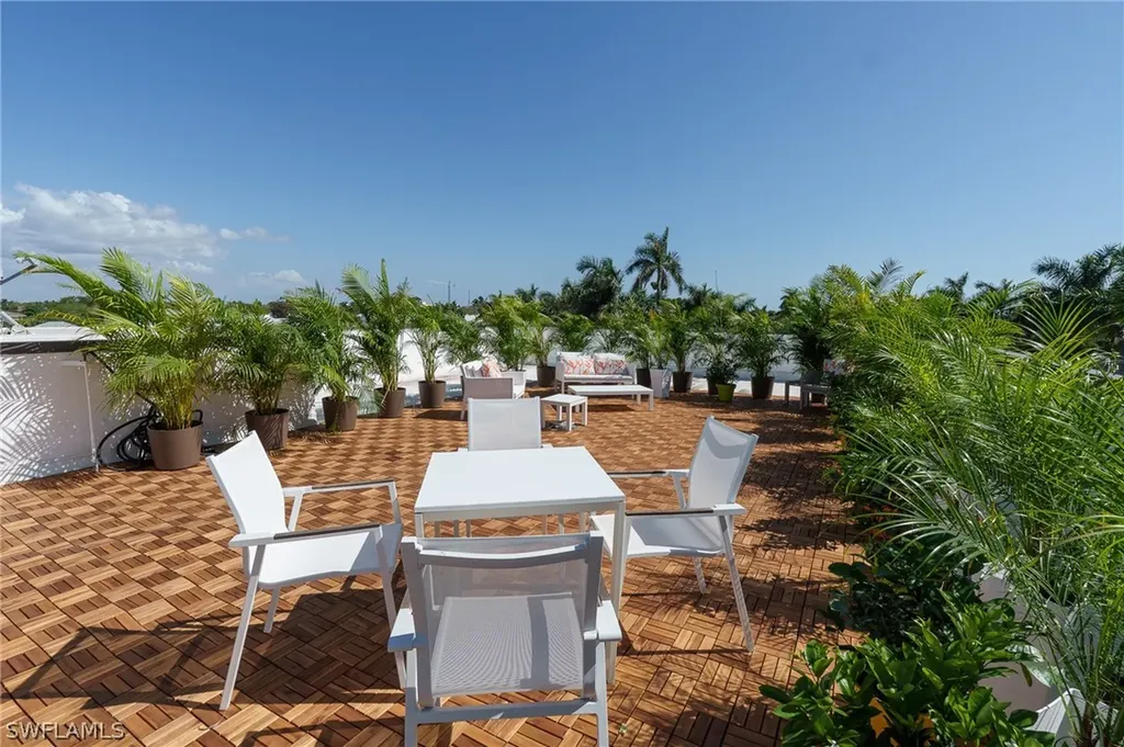 200 S Golf Drive Naples FL 34102