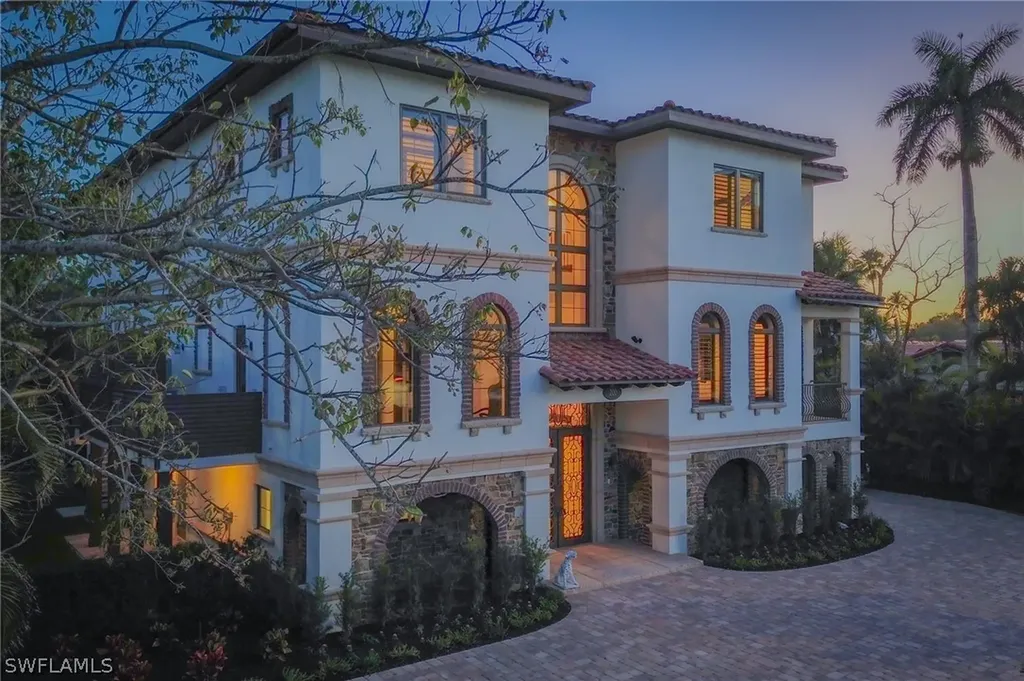 200 S Golf Drive Naples FL 34102