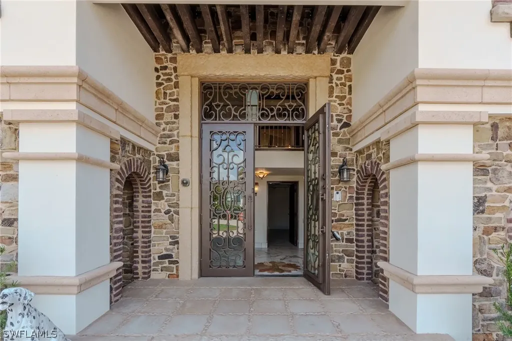 200 S Golf Drive Naples FL 34102