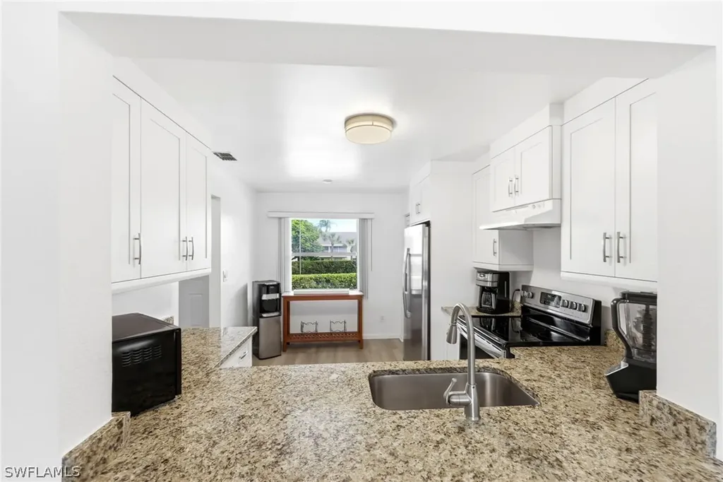 1476 Churchill Circle Naples FL 34116
