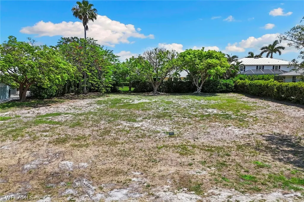 574 Tigertail Court Marco Island FL 34145