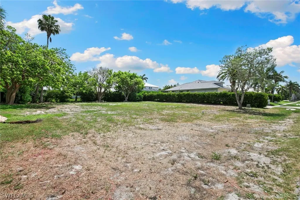 574 Tigertail Court Marco Island FL 34145
