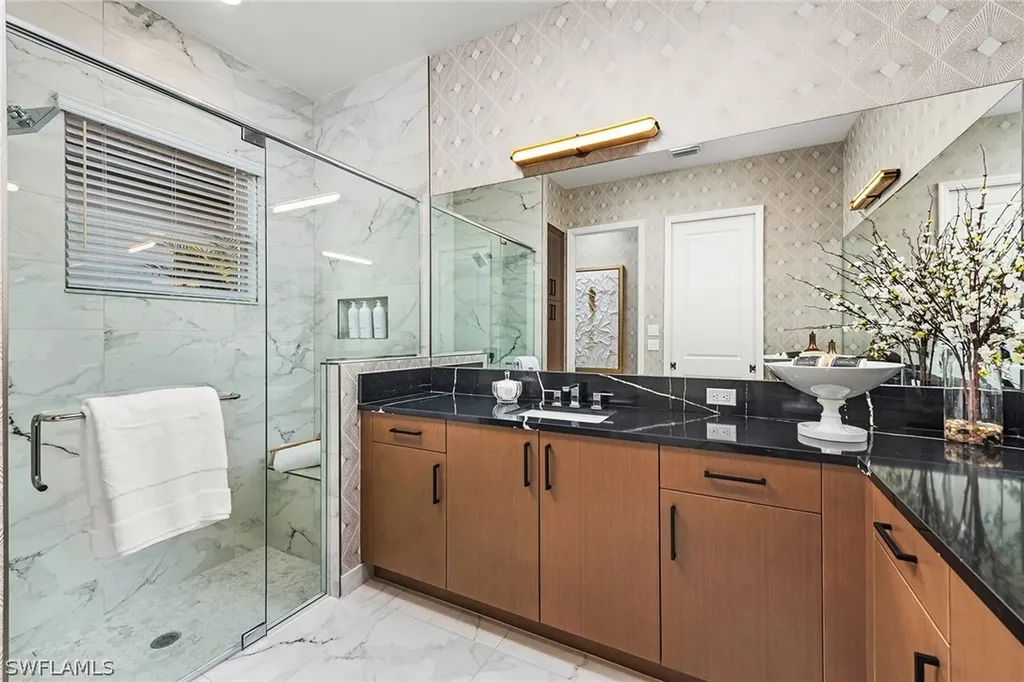 2582 Kingfisher Drive Naples FL 34112