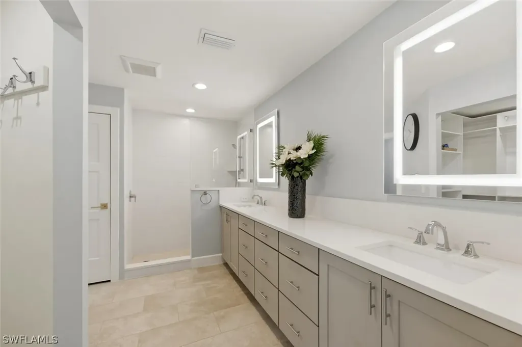 909 Reef Point Circle Naples FL 34108