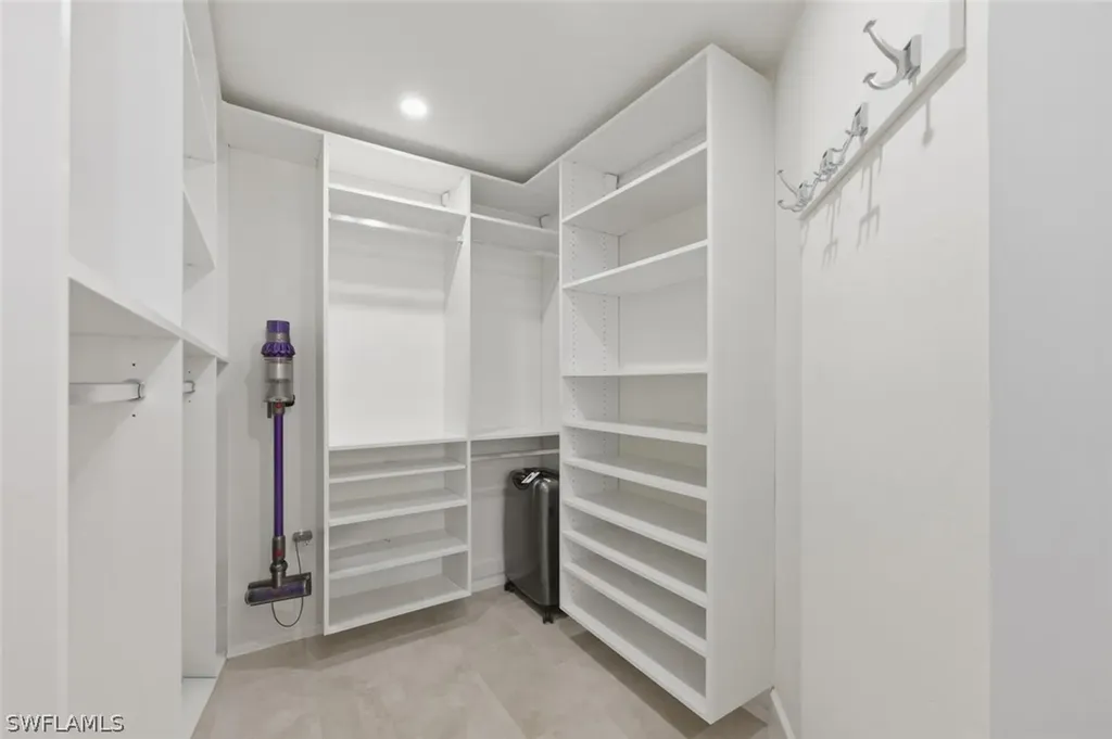 909 Reef Point Circle Naples FL 34108