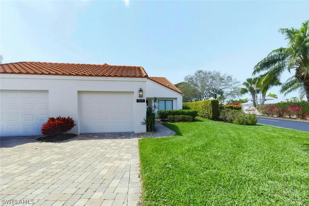 909 Reef Point Circle Naples FL 34108