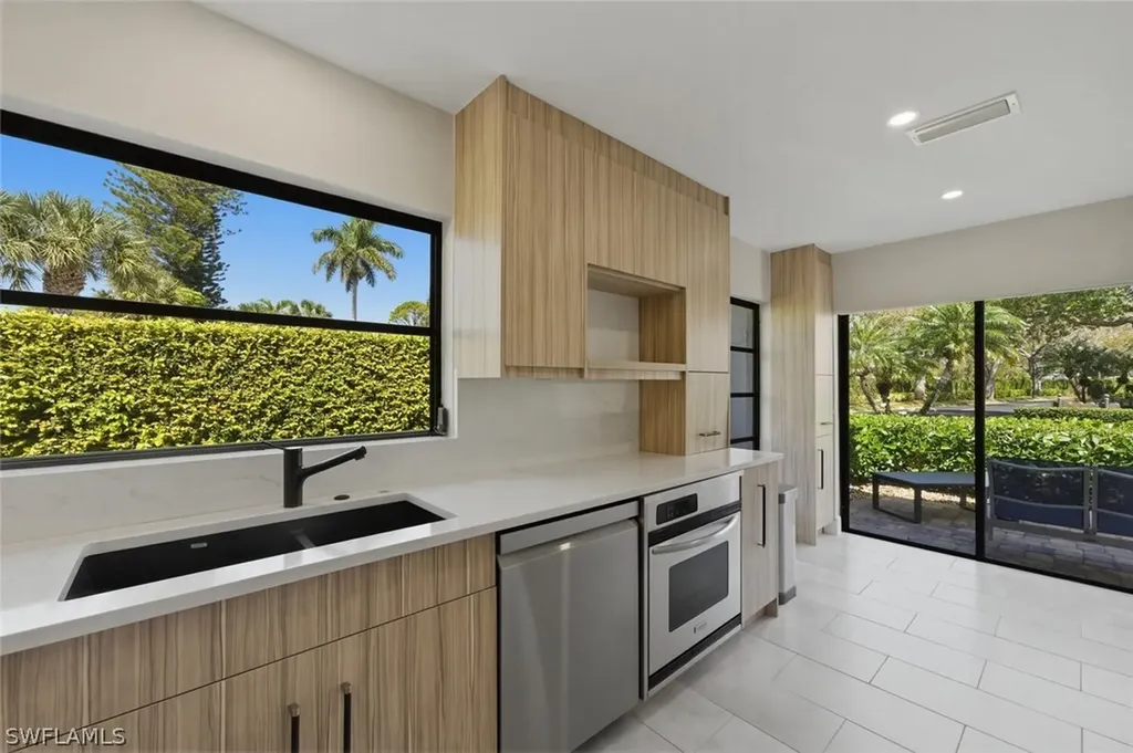 909 Reef Point Circle Naples FL 34108