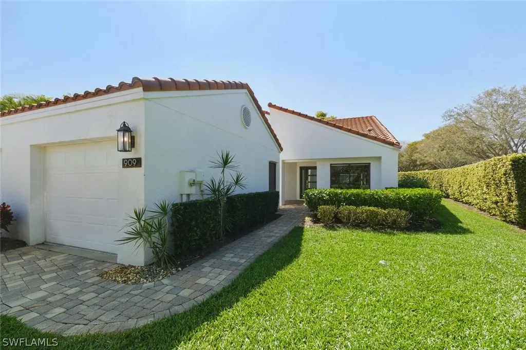 909 Reef Point Circle Naples FL 34108