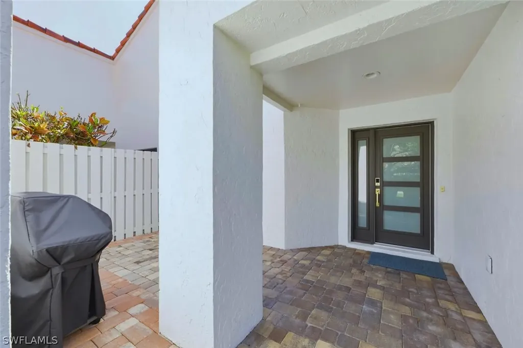 909 Reef Point Circle Naples FL 34108