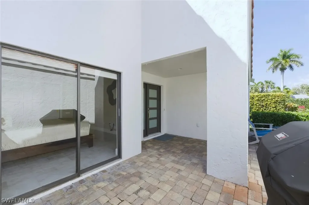 909 Reef Point Circle Naples FL 34108