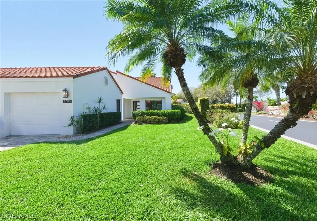 909 Reef Point Circle Naples FL 34108