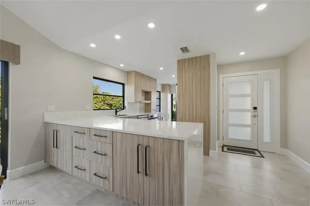 909 Reef Point Circle Naples FL 34108