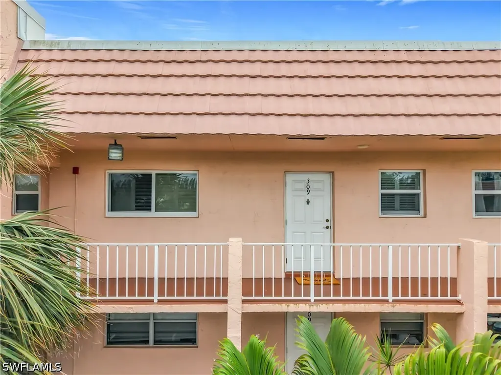 150 Turtle Lake Court Naples FL 34105