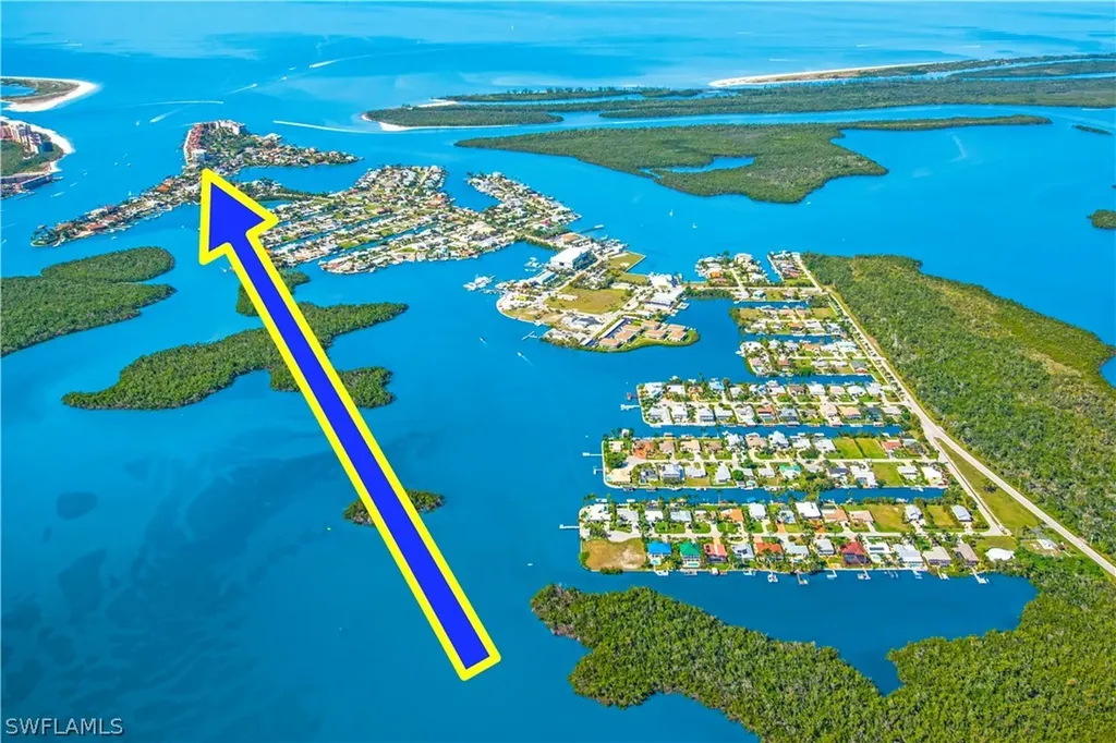 60 Pelican Street W Naples FL 34113