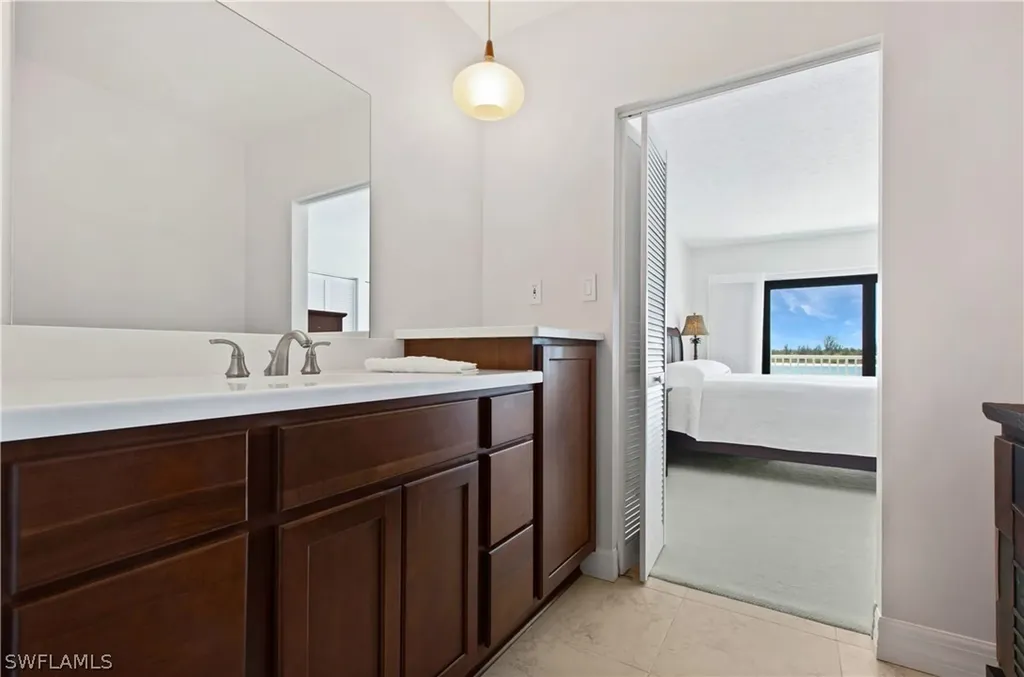 60 Pelican Street W Naples FL 34113