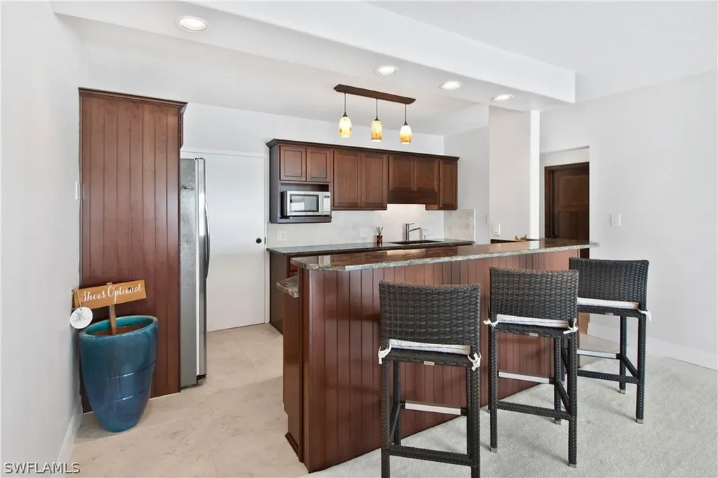 60 Pelican Street W Naples FL 34113