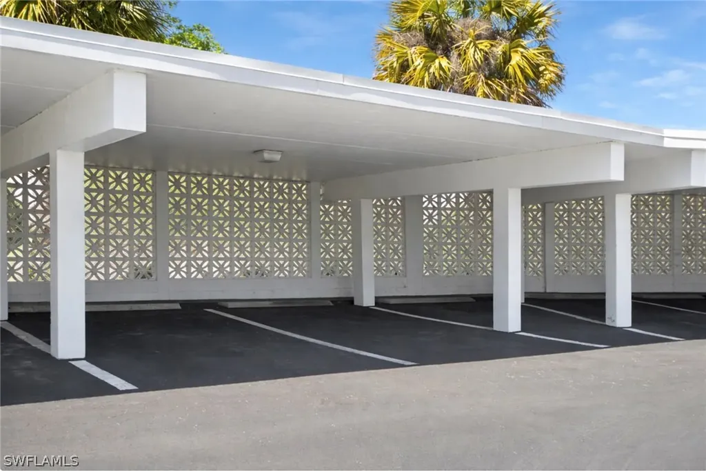 60 Pelican Street W Naples FL 34113