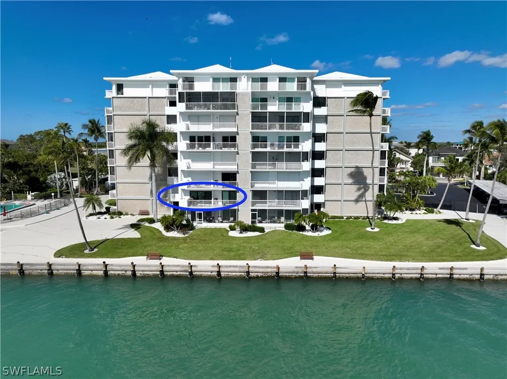 60 Pelican Street W Naples FL 34113
