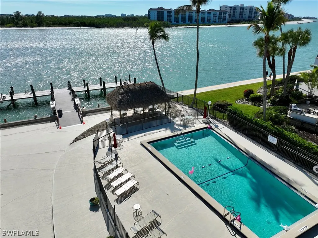 60 Pelican Street W Naples FL 34113