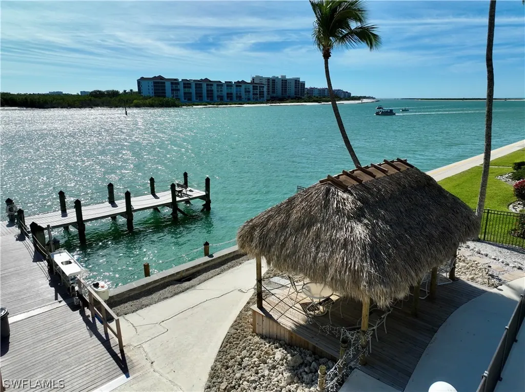 60 Pelican Street W Naples FL 34113