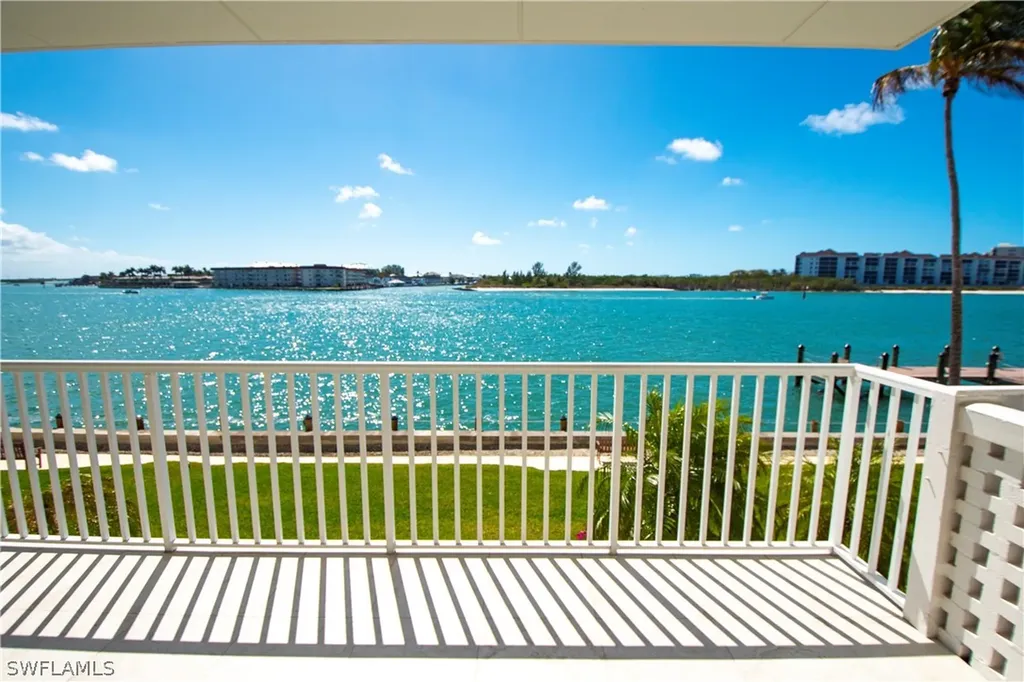 60 Pelican Street W Naples FL 34113