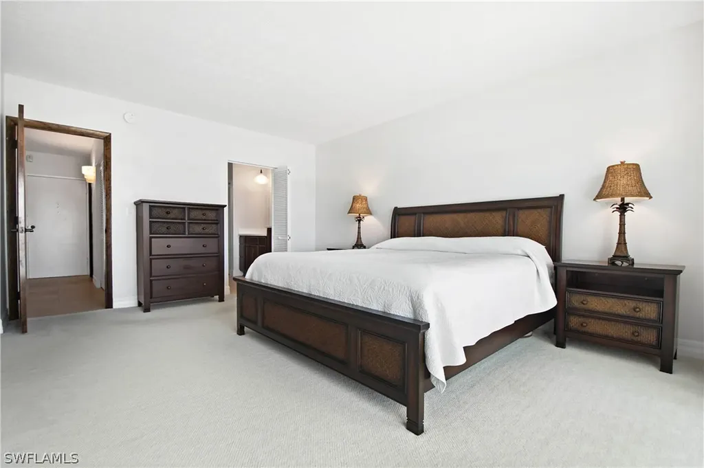 60 Pelican Street W Naples FL 34113