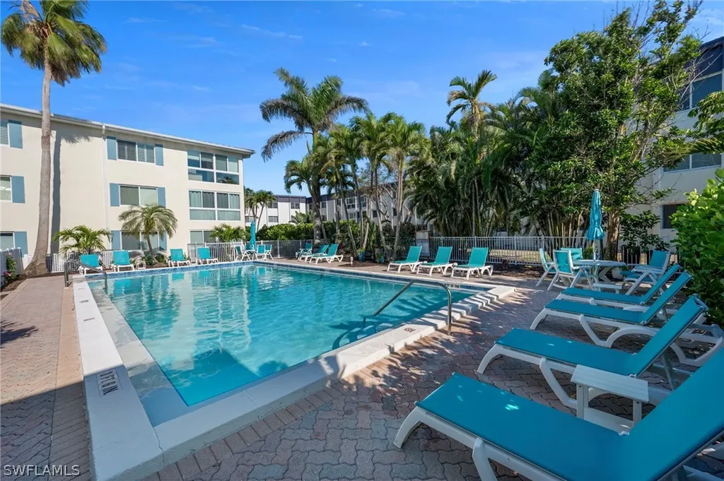 1950 Gulf Shore Boulevard N Naples FL 34102
