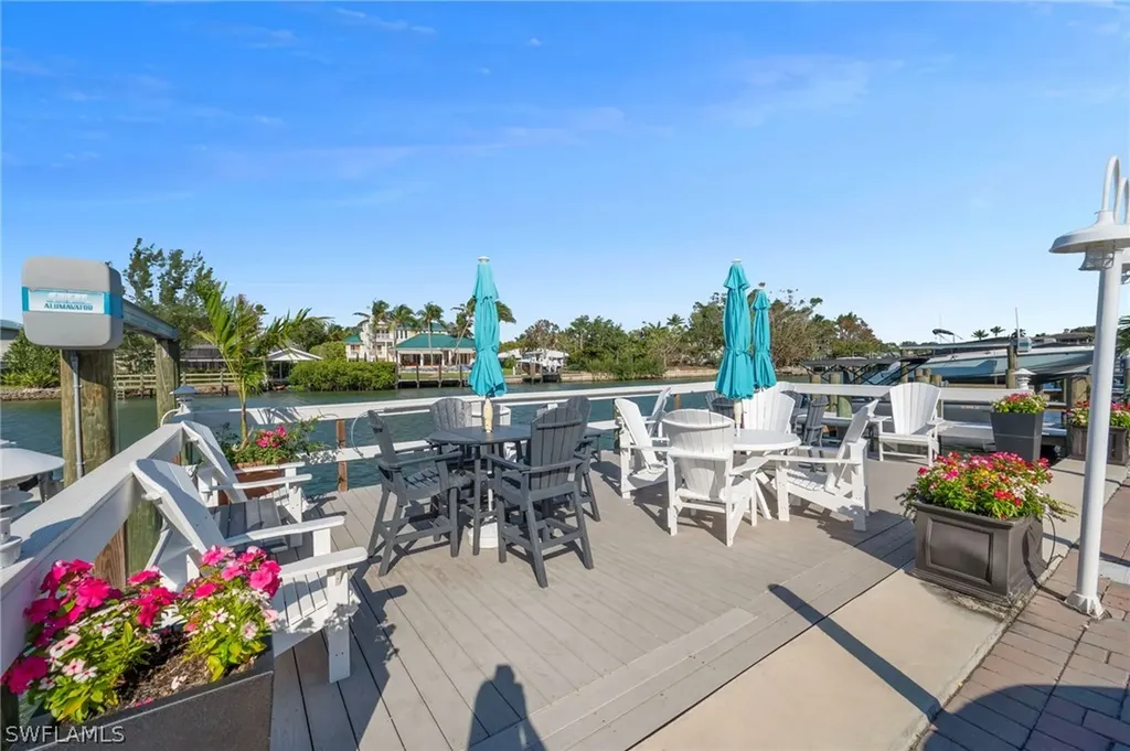 1950 Gulf Shore Boulevard N Naples FL 34102