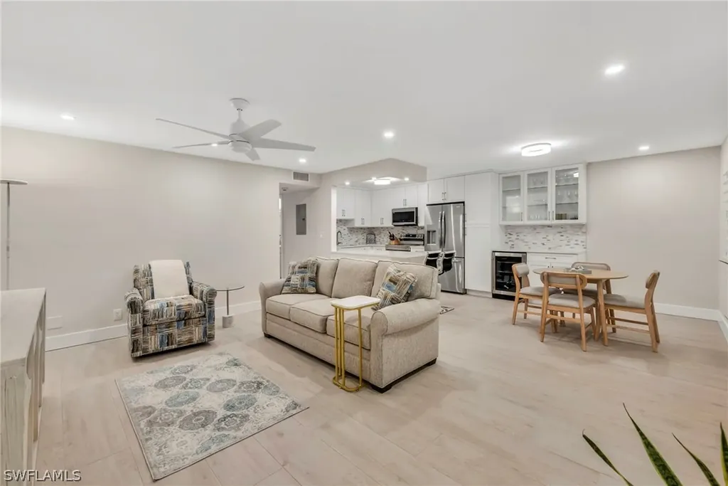 1950 Gulf Shore Boulevard N Naples FL 34102