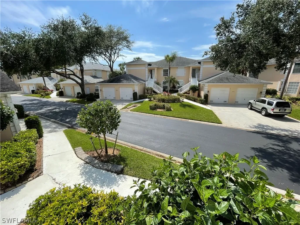 440 Wiggins Lake Court Naples FL 34110