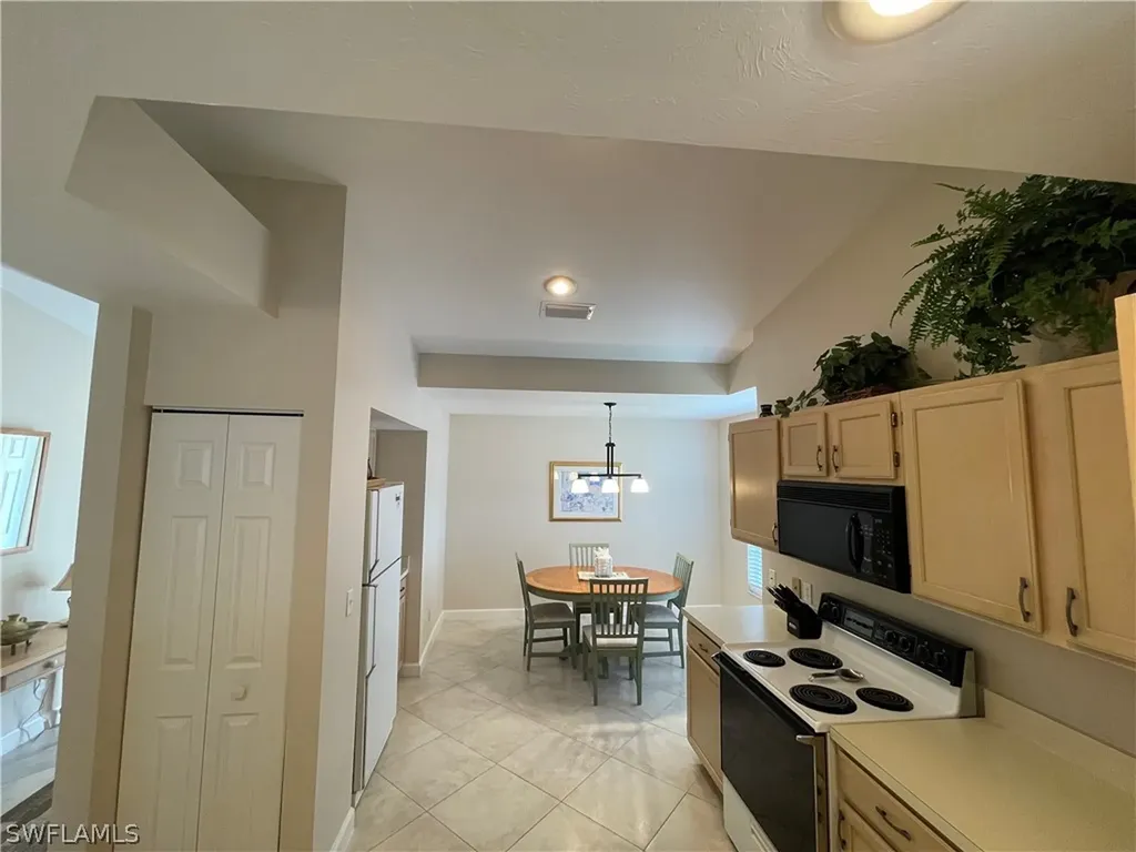 440 Wiggins Lake Court Naples FL 34110