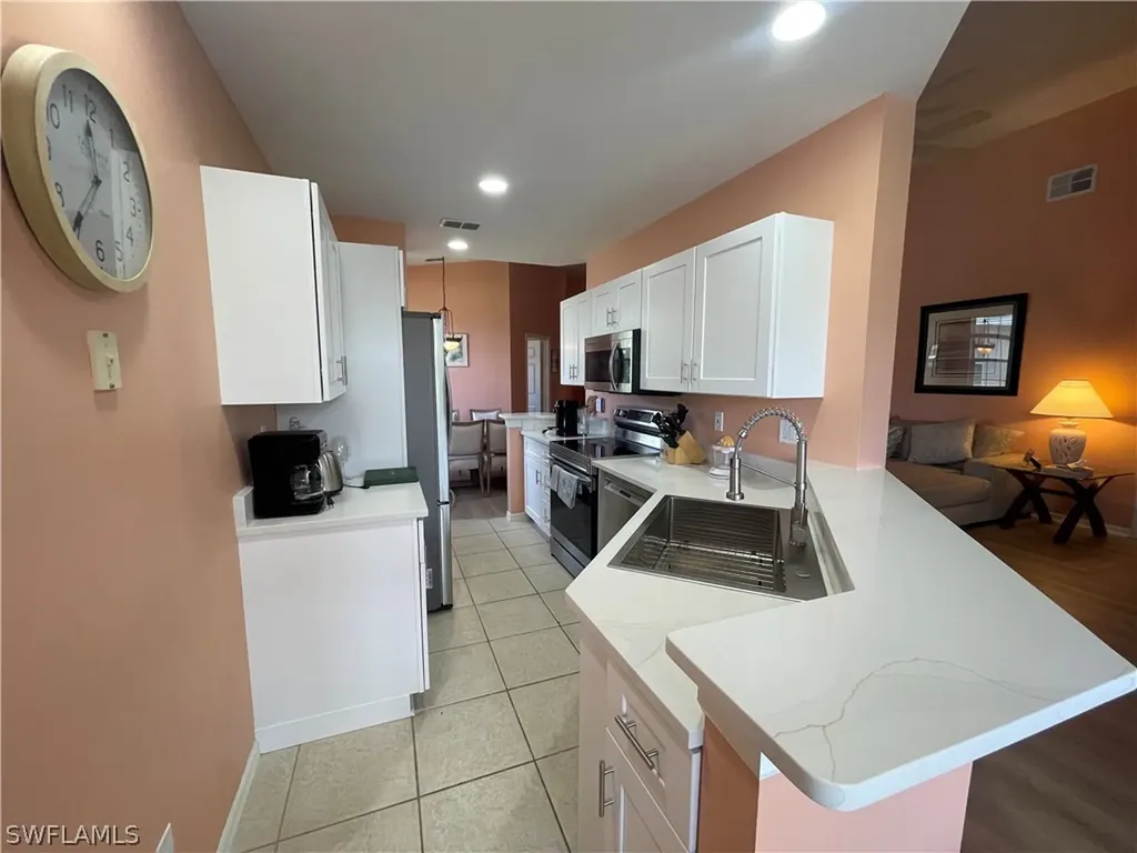 2021 Crestview Way Naples FL 34119
